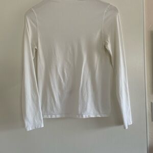 Everlane White Crew Tee with Subtle Crew Neck